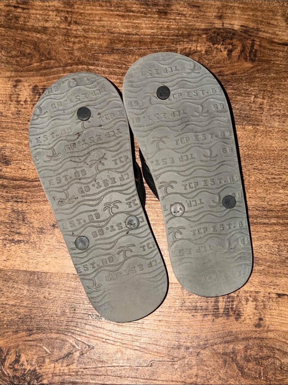 Kids Gray & Orange Sports Print Flip Flops size 5/6 big kids - Picture 2 of 3